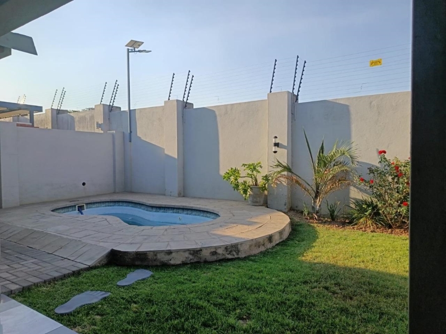 To Let 3 Bedroom Property for Rent in Waterkloof A H North West